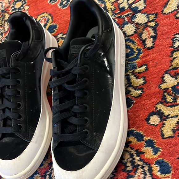 ADIDAS STAN SMITH shiny black sneaker size 6.5 - Picture 4 of 7